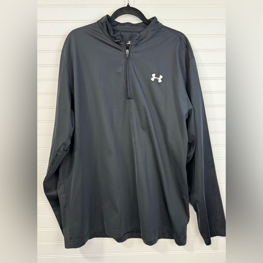 Under Armour Men’s black long sleeved zip up pullover. Size XXL